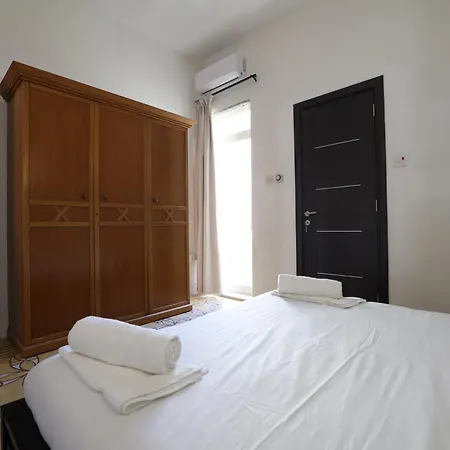 Sky Terrace Near Spinola Bay T3 아파트 *